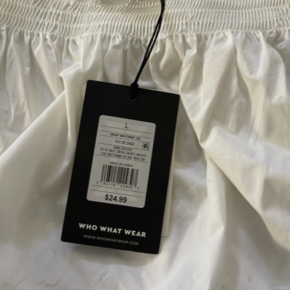 White off- shoulder top (new with tags) - Picture 3 of 3